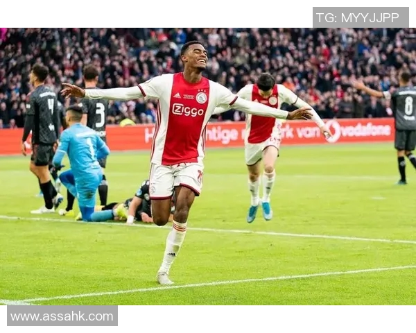 新疆足球神童崭露头角未来可期引发全国关注成新一代球场新星